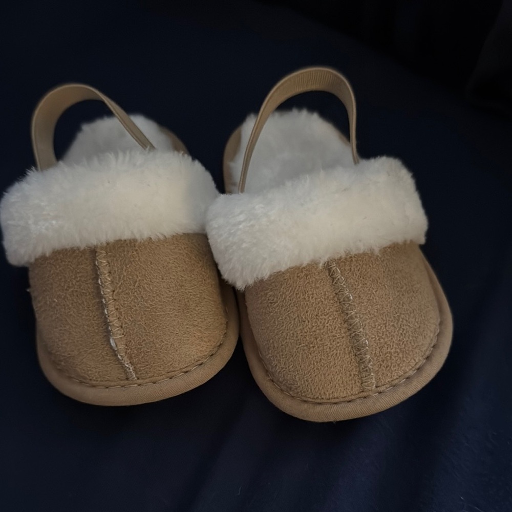 Cozy Tan Baby Booties with White Fur Trim